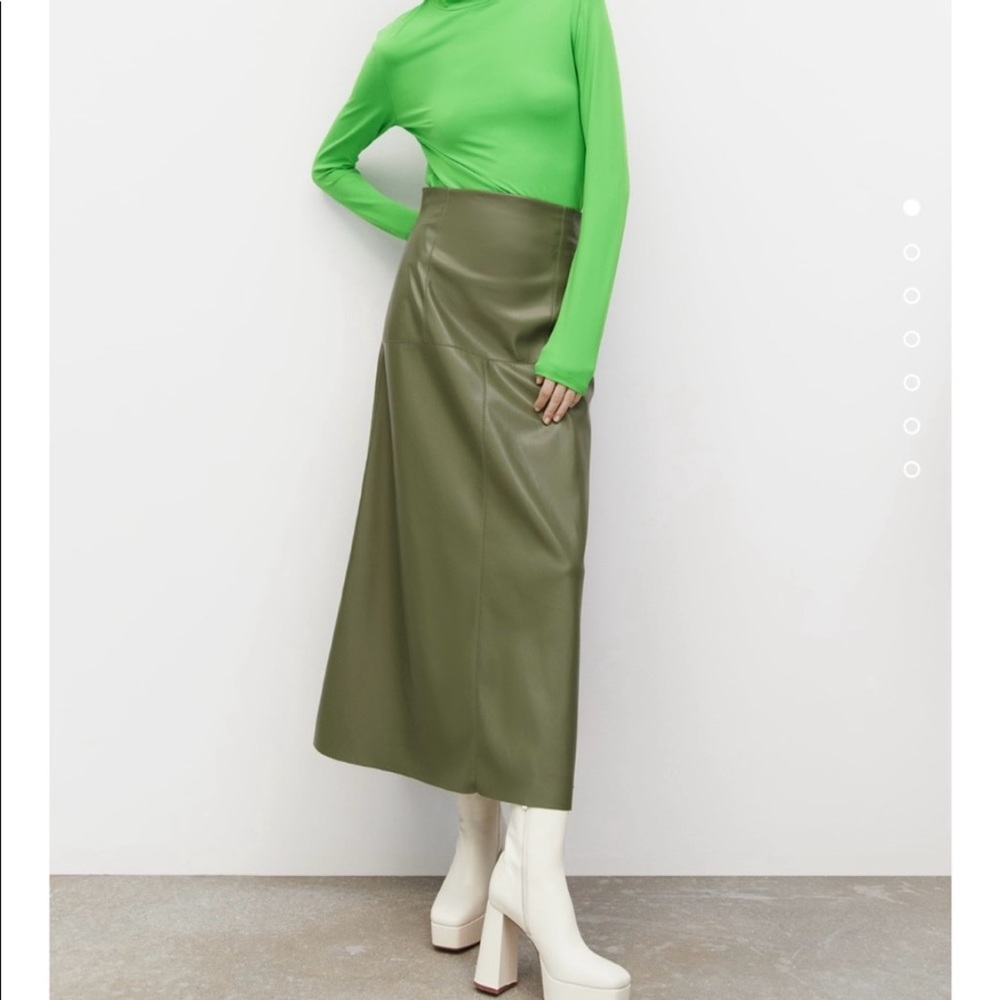 Zara midi leather skirt bloggers favorite